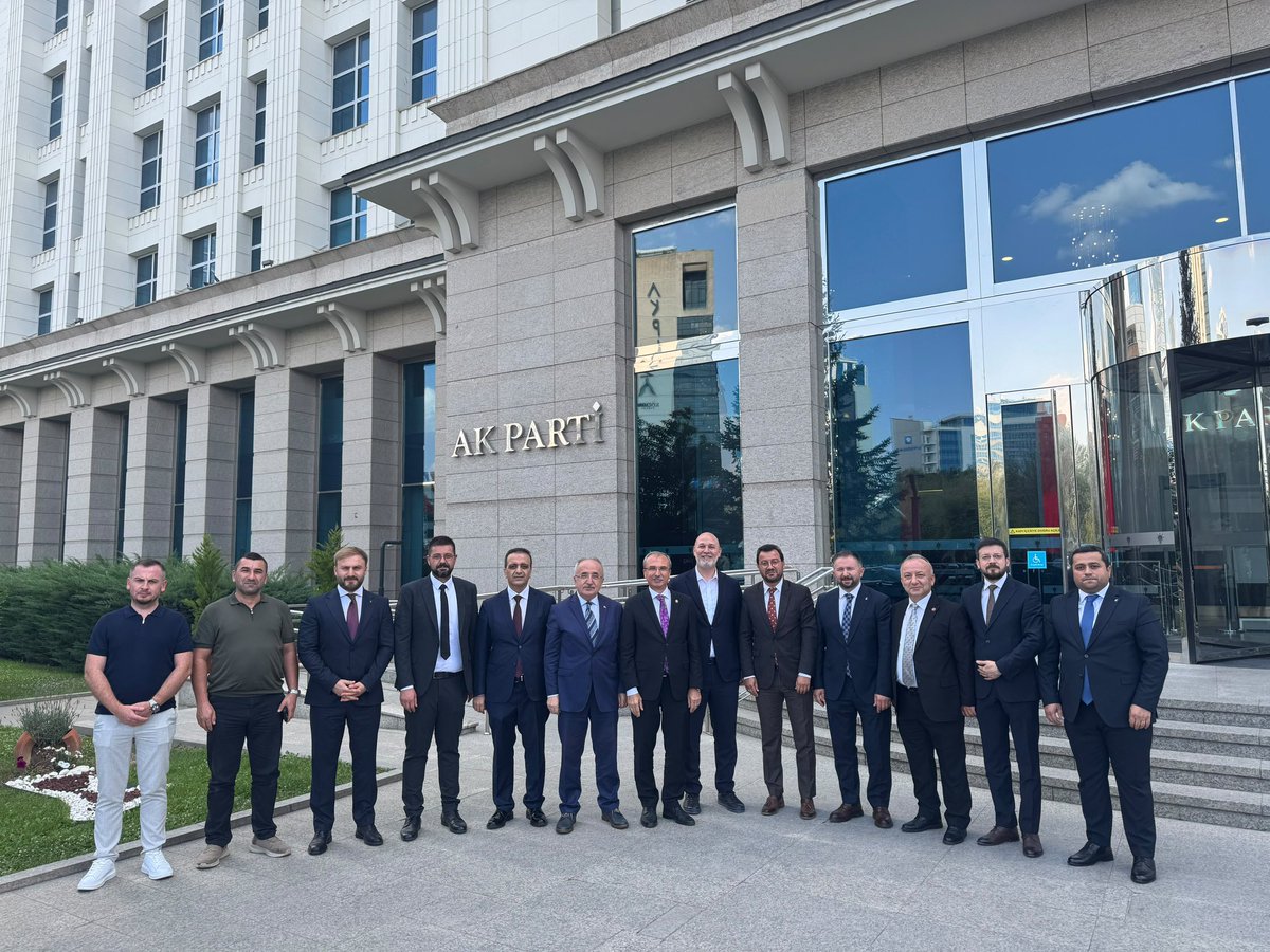 AvOrhanKIRCALI's tweet photo. 📍#AKParti Genel Merkezi

İl Başkanımız @mehmet_kose55 ve beraberindeki dava ve yol arkadaşlarımızla bir araya geldik. https://t.co/HvzrpCw4KX