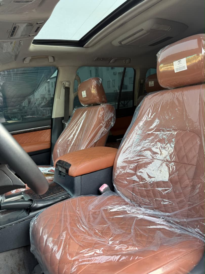 OfficialIb5's tweet photo. DISTRESS DEAL‼️
EXTREMELY CLEAN UPGARDED TO 2021 TOYOTA LAND CRUISER
ORIGINAL DUTY
UNTAMPERED ENGINE AND GEAR
💰₦35,500,000 ONLY
📍KADO ABUJA
07017102000 https://t.co/UOegC5zrrL