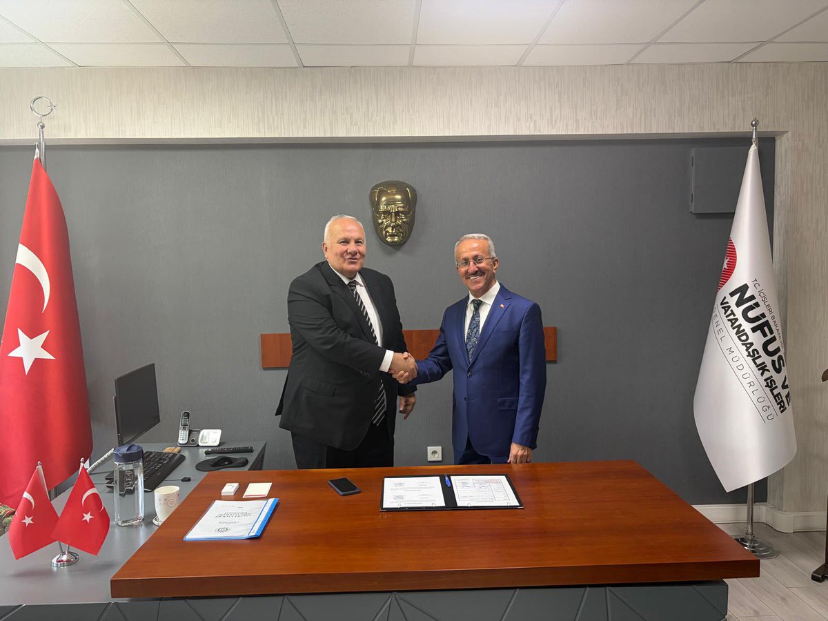 ankara_il's tweet photo. Görev süresi boyunca hizmeti için D.Bşk. Sn Mustafa Güngörlü’ye şükranlarımızı sunar,görevi devralarak kurumumuzu daha ileriye taşımak için bayrağı teslim alan İl Md. Sn Hüsamettin Erkınay'a görevinde başarılar dileriz.
@turanbulent 
@YakupCanbolat 
@MustafaGungorlu
@H_erkina https://t.co/48mhe3PrDm