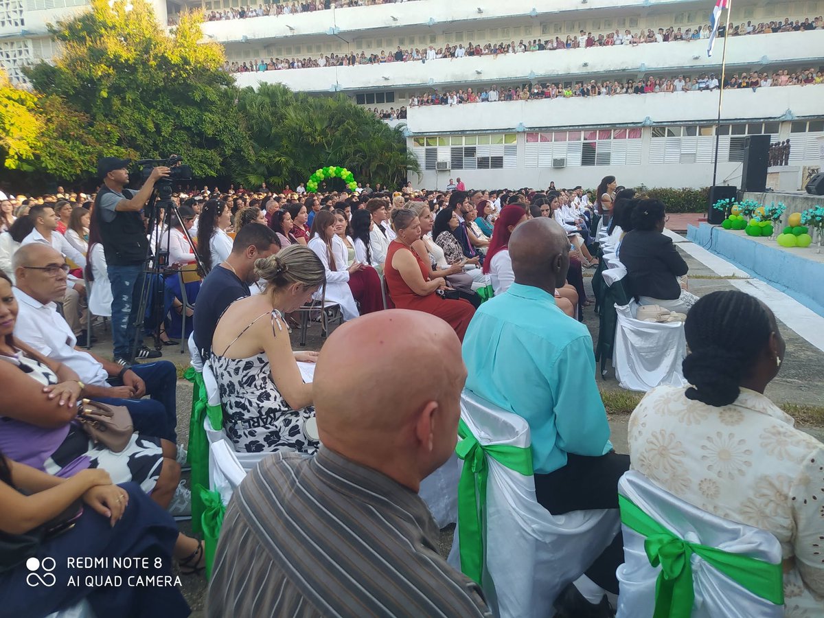 justiciapinar's tweet photo. Con la participación de las máximas autoridades de #PinarEn26, se efectúa en la Universidad de Ciencias Médicas, el acto de graduación de las carreras de medicina y estomatología. Un total de 782 jóvenes se suman al sistema de salud. #CubaEsSalud @KatiuskaGandul @Minjus_Cuba https://t.co/D7iITE6DzW
