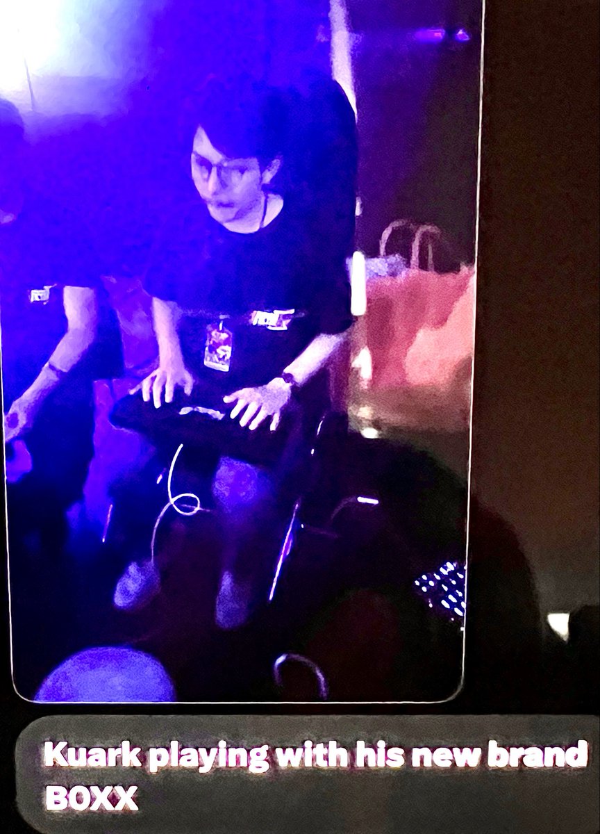 ssbmhax's tweet photo. Hax$ - S Factor X3 🇲🇽
Muchas gracias por la rifa, , la cancion y el buen recuerdo de Hax. Felicidades, Kuark, por ganar la rifa! https://t.co/isxndTZ5Ho