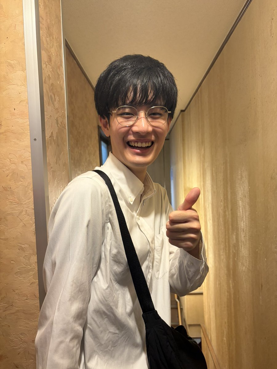LLLL7777LLL's tweet photo. 【新道竜巳の漫才ライブ】でした

この服で来て
この服でネタをして
この服で帰る男

GHOST 飛鳥 https://t.co/3zJffcOmsH