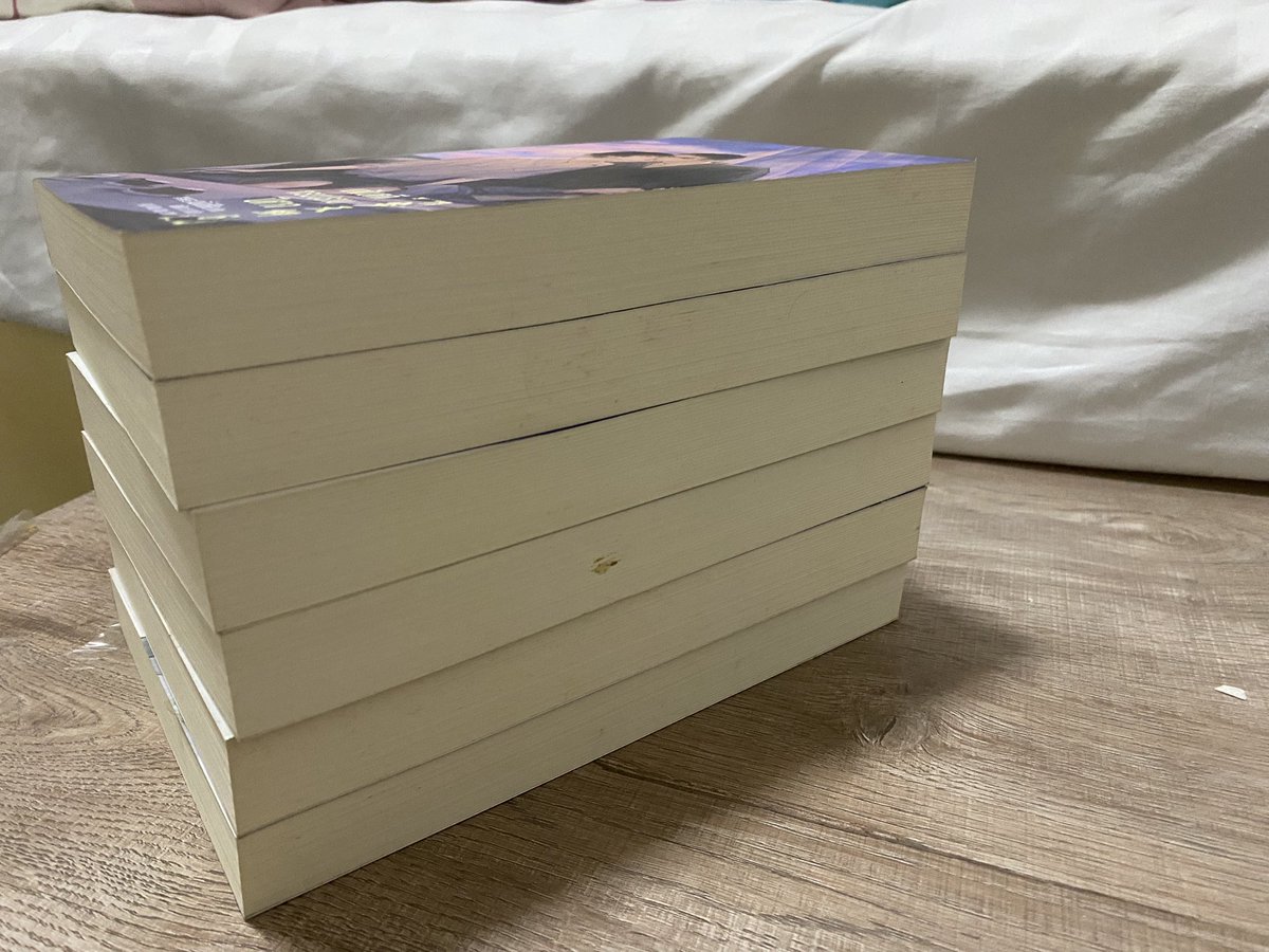namrakfa's tweet photo. ส่งต่อแฟ้มคดีกรมปราบปีศาจ เล่ม 1-6 สภาพตัวหนังสือดีค่ะ แต่เพราะไม่ได้เก็บในถุงซิปจึงมีรอยตำหนิตามภาพ 
ราคาปก 2,350 
ส่งต่อ 1,000 (ส่งฟรี)
ของแถมตามเล่มครบค่ะ 
#แฟ้มคดีกรมปราบปีศาจ
#นิยายมือสอง
#นิยายวายแนะนำ 
#เมิ่งซีสือ
#นิยายวายมือสอง 
#ส่งต่อนิย��ย https://t.co/LU4u0iAhok