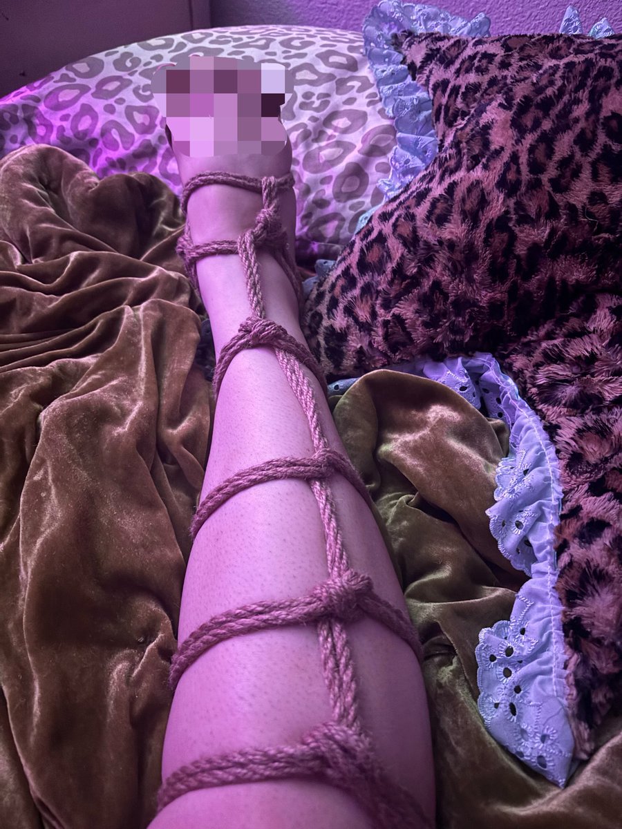 fleshhvessel's tweet photo. been practicing 💋✨🧚🏼‍♀️ https://t.co/b0vcsSZqHU