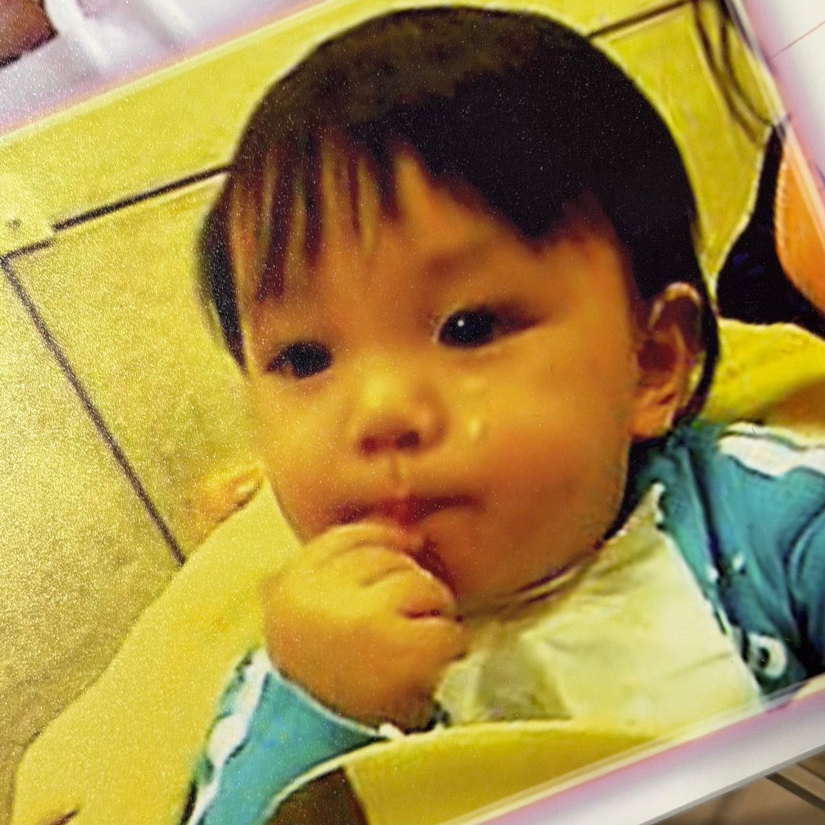 1ov2liyu's tweet photo. 인중 입모양 그대로큰거 너무웃겨..
손가락만 ㅈㄴ길어졋고 모든게그대로잖아 https://t.co/zlcogyiTlf