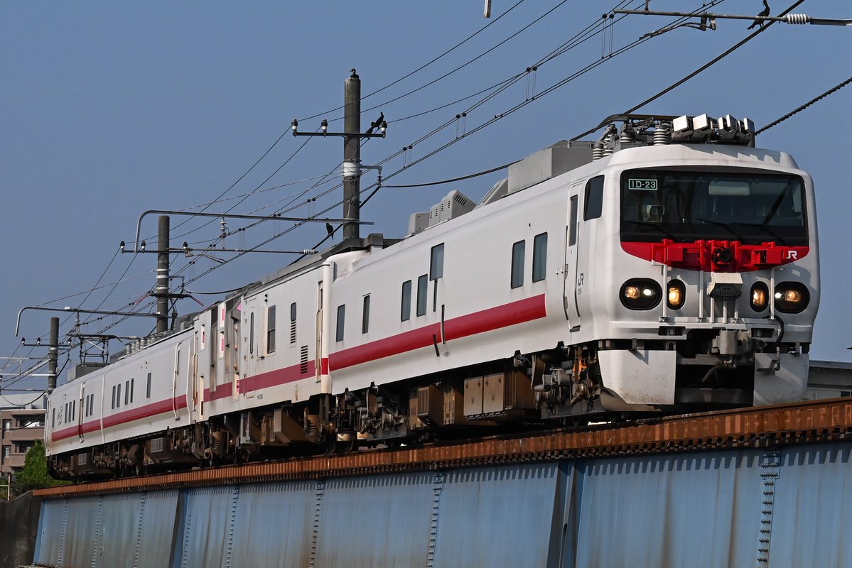 HAYATEsince2002's tweet photo. @Rokko8032 やってみましたが私の立ち位置だと奥で切るとパンのどちらかが串になるので立ち位置負け、という事にしといてください、間延びは立ち位置負けなりにマヤを目立たせようとした結果です。スカートはゲバ持ってないカスだからです、すいません。
因みに串と間延びはどちらがクソだと思いますか？ https://t.co/fLkyCPST1r