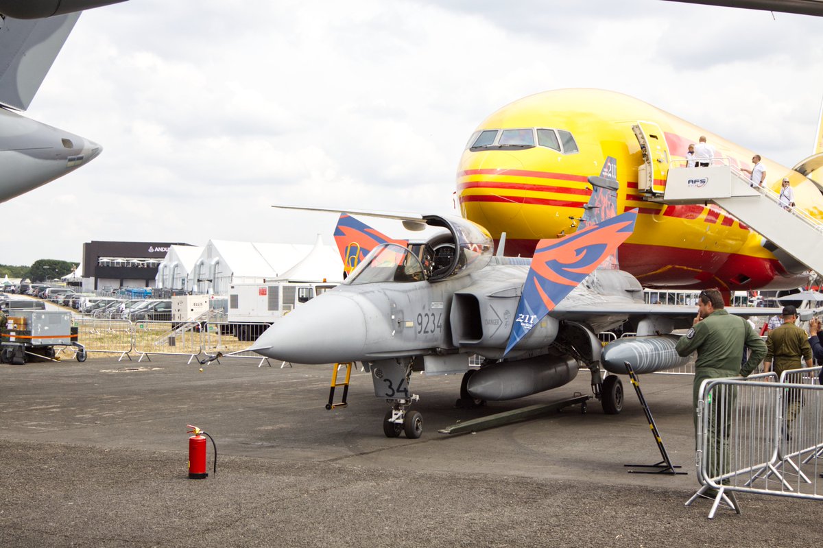 datumdc's tweet photo. We had an amazing day at @FIAFarnborough  International Airshow yesterday. The flying displays were genuinely spectacular and make us proud to be located in a place with such rich aviation heritage.
#FarnboroughInternationalAirshow #Farnborough #Aviation #Aerospace https://t.co/LWYnL8TsRp
