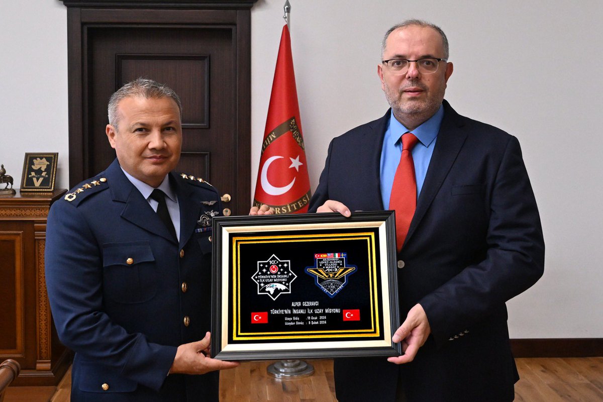 msuedutr's tweet photo. Türkiye’nin ilk astronotu Hava Pilot Albay Alper Gezeravcı Rektörlüğümüzü ziyaret etti. https://t.co/6yJ1vfp98j