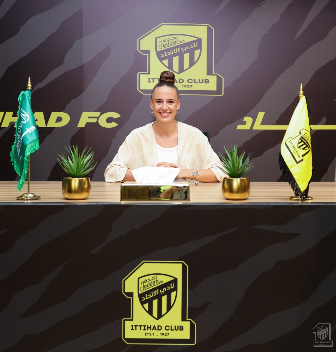 ittiladiesclub's tweet photo. ✍🏻| آشلي بالأصفر والأسود 🖤💛

#صيفية_العميد | #مستمرين_مع_العميد https://t.co/TfRZus4QEF