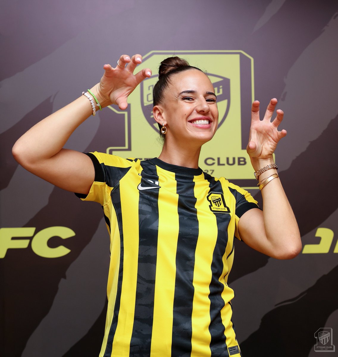 ittiladiesclub's tweet photo. ✍🏻| آشلي بالأصفر والأسود 🖤💛

#صيفية_العميد | #مستمرين_مع_العميد https://t.co/TfRZus4QEF