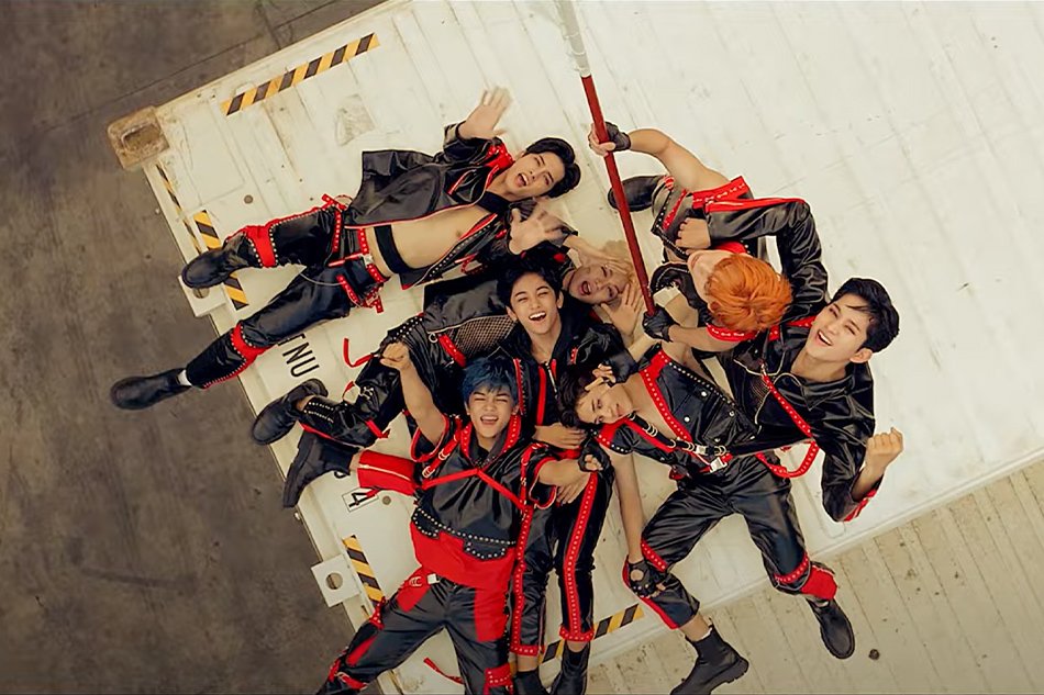UtaMakotochan77's tweet photo. 7 boys, 7 dreamers✨
You have worked so hard to represent PH in every stage you do. Thank you for not giving up. 
⚓s will always support you. 
We'll keep sailing with you. 
Hangang sa dulo!

Happy 3rd debut Anniversary H7N!😭🤍

#HORI7ON #호라이즌 
@HORI7ONofficial
@HORI7ON_twt https://t.co/ydHfuhKUlw