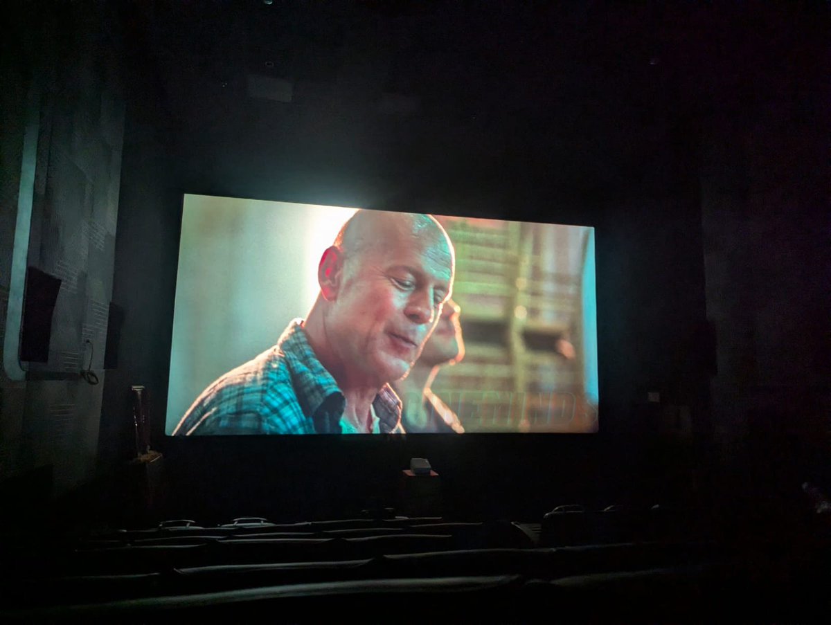 siddhu_viva's tweet photo. Chrompet Vettri Theatre ~ Scr 3 Krish✌️

📽️2K #RGBLaser ~ #DTSX with QSC Speakers ~ Flat Screen (1:1.85)

📽️Scr3 started projection from today with #ThalapathyVijay's #jananayagan

📽️Lets wait for Scr2 updates✌️

#Cinemas #Theatres #Multiplex #CineMinds https://t.co/ZL3MiAJzZA