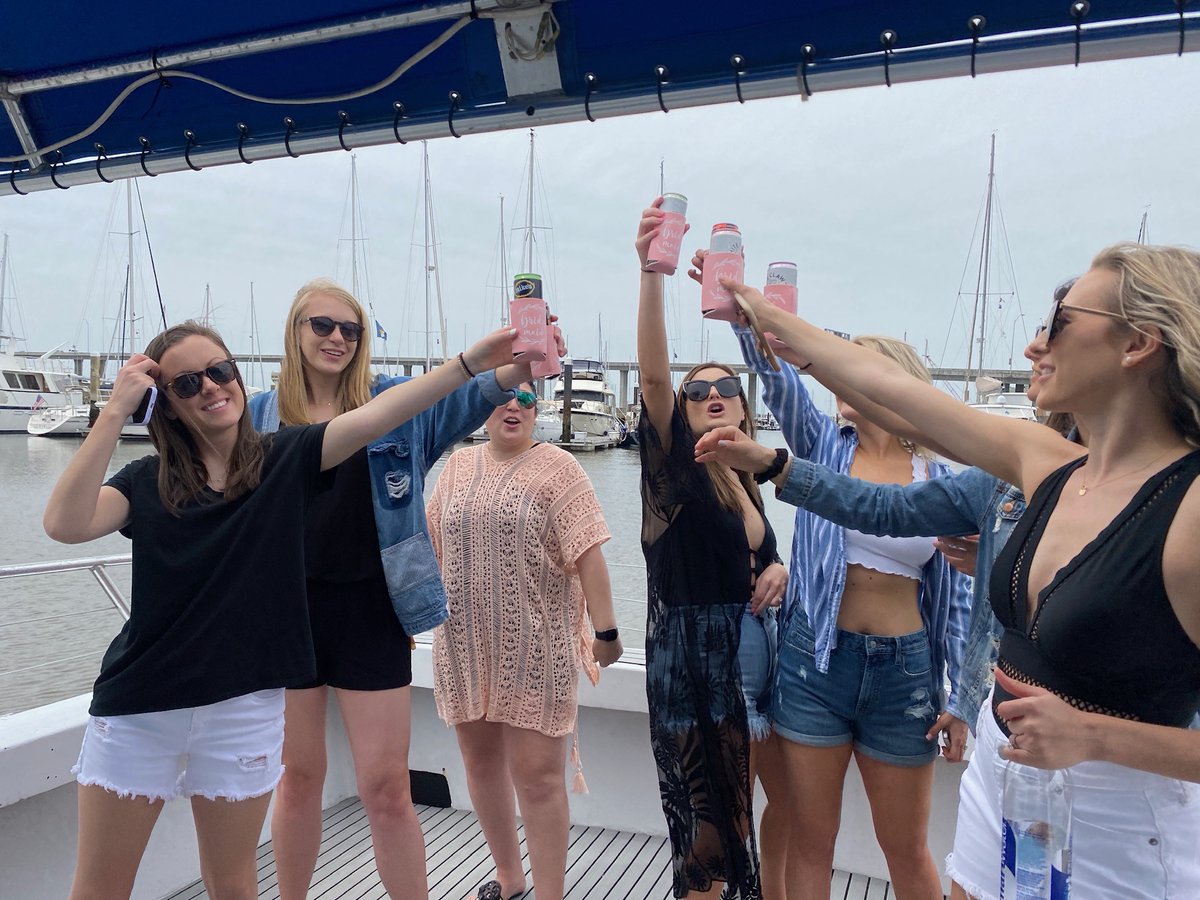 cmghatteras's tweet photo. Cheers! 🥂

 #partyboat #privatepartyboat  #charlestonsc #charlestonharbor #shipoffools #boattours #charlestonboattours https://t.co/5LRAOLPsIt