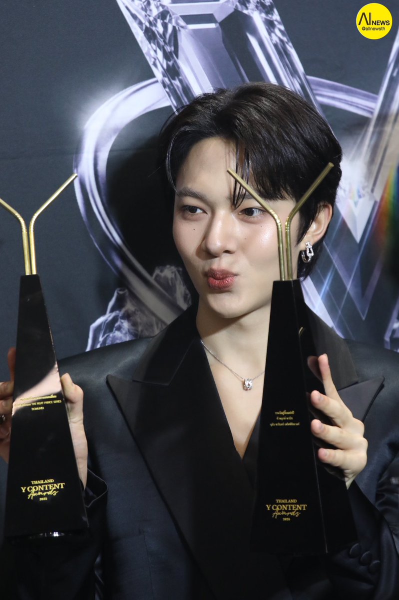 AllNews_th's tweet photo. “นุนิว” ช่วงสัมภาษณ์ ในงาน "Thailand Y Content Awards 2025"

ZNN x TH YContent2025

#YcontentAwards2025xDMD
#NuNew #ZeeNuNew  
#ThailandYContentAwards2025 #YAwards2025 https://t.co/s9AnnFNRll