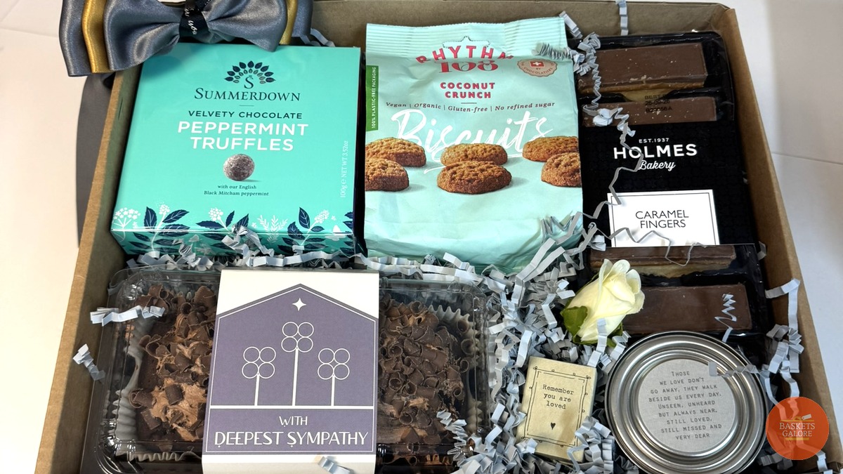 BasketsGalore's tweet photo. Today's Gift Basket Of The Day was the "Happy Memories Sympathy Gift" 🤍 

https://t.co/oAQLlgOrKD

Follow &amp; RT to enter #prize draw to #win a Gift Basket. 

More info via our blog. 

#giftbasketoftheday #gifts #competition #giftbasketsrule #sympathygift https://t.co/eT6GdvXQ80