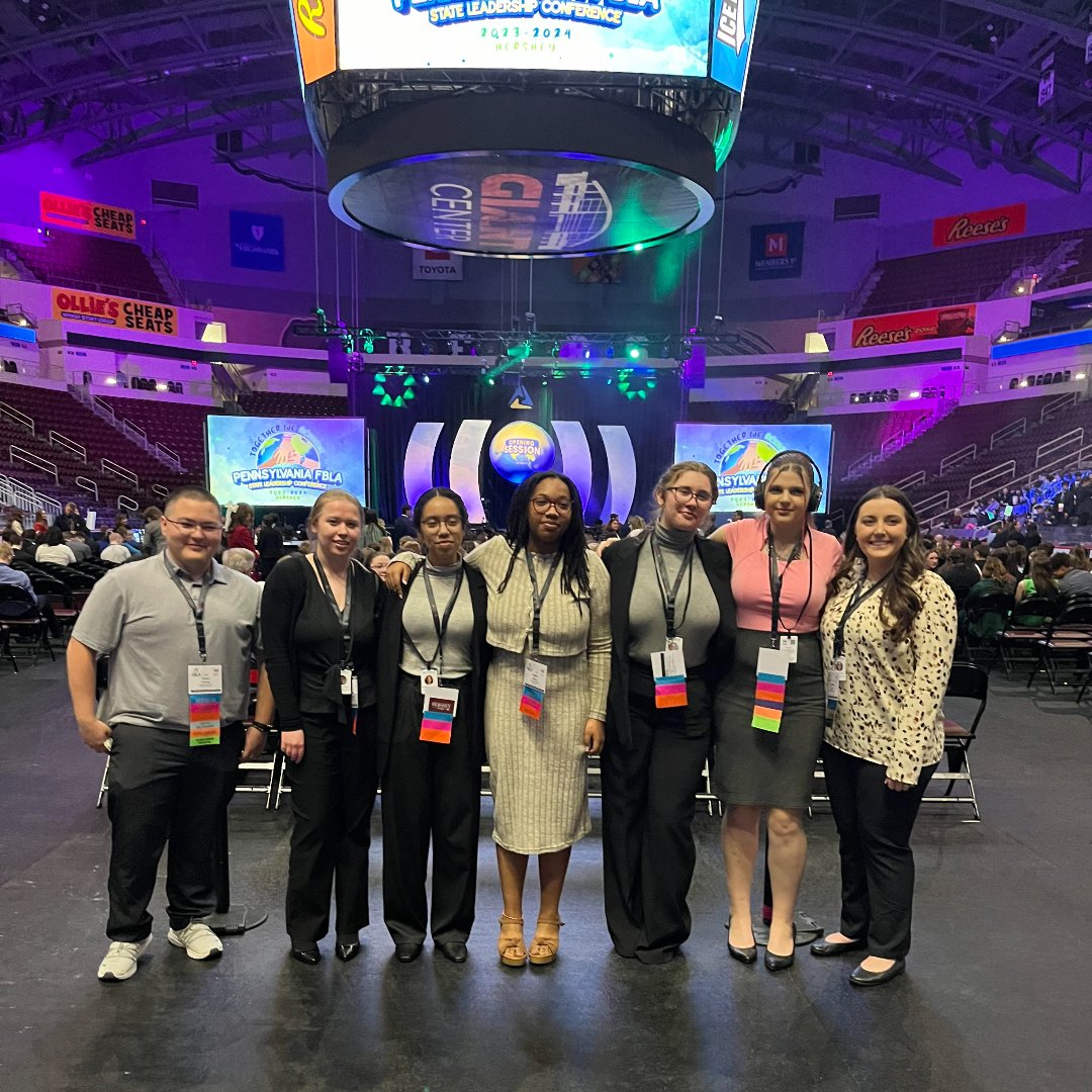 insightpaschool's tweet photo. 💃🏻 Prom. 🎓️ Graduation. 🎒 Field trips. 🎮️ Virtual clubs.

Online school doesn't mean missing out. Insight PA students build friendships &amp; memories without ever needing a bus.

Find out what's waiting for your student. Learn more on our website ➡️ https://t.co/yz6cW2XDLG https://t.co/QFz3UMWr5R