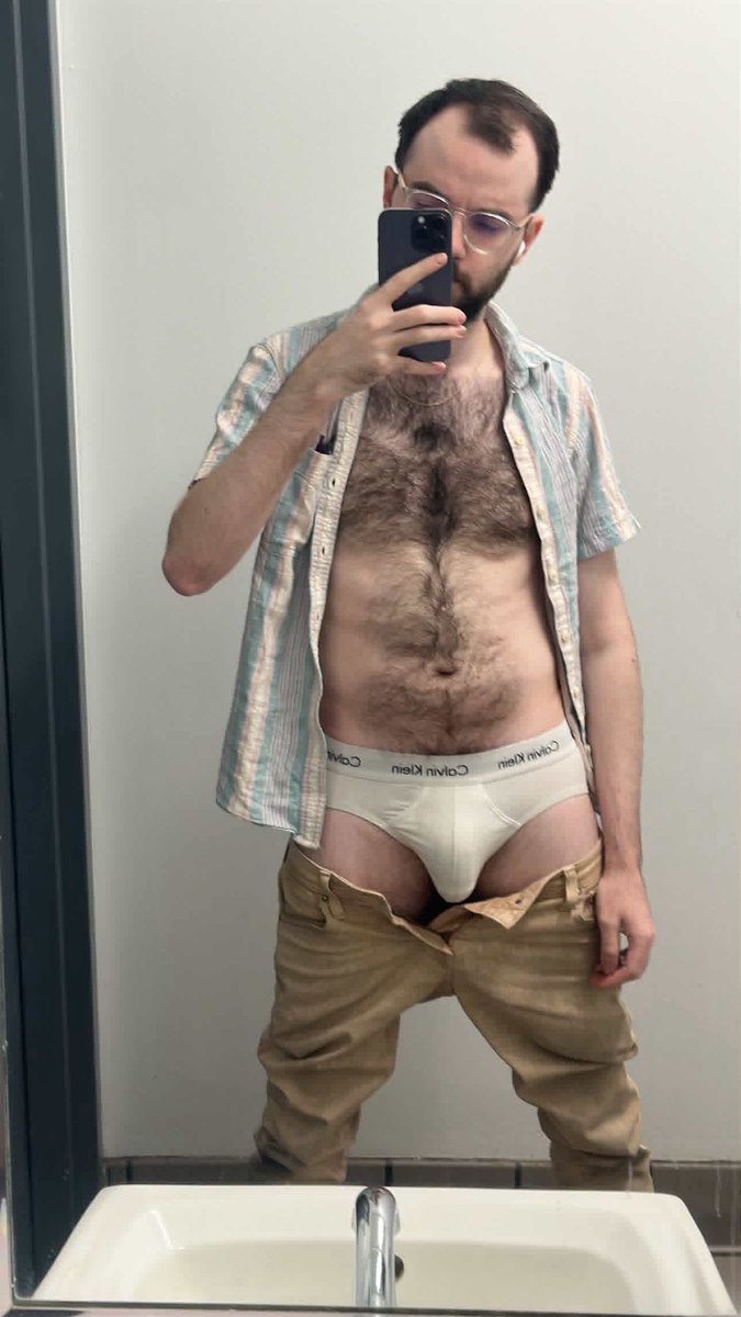 maisychains's tweet photo. There’s just something about a classic white brief https://t.co/jz000RxVcW