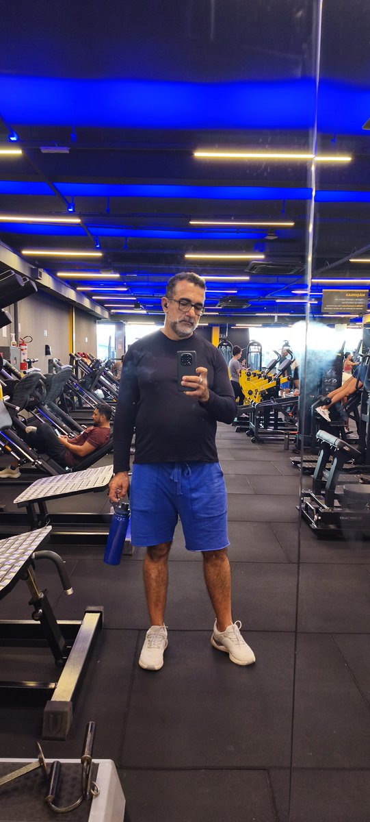 JoaoFiguer's tweet photo. E aí? Sem barba ou com barba? https://t.co/VKCES4i4q5
