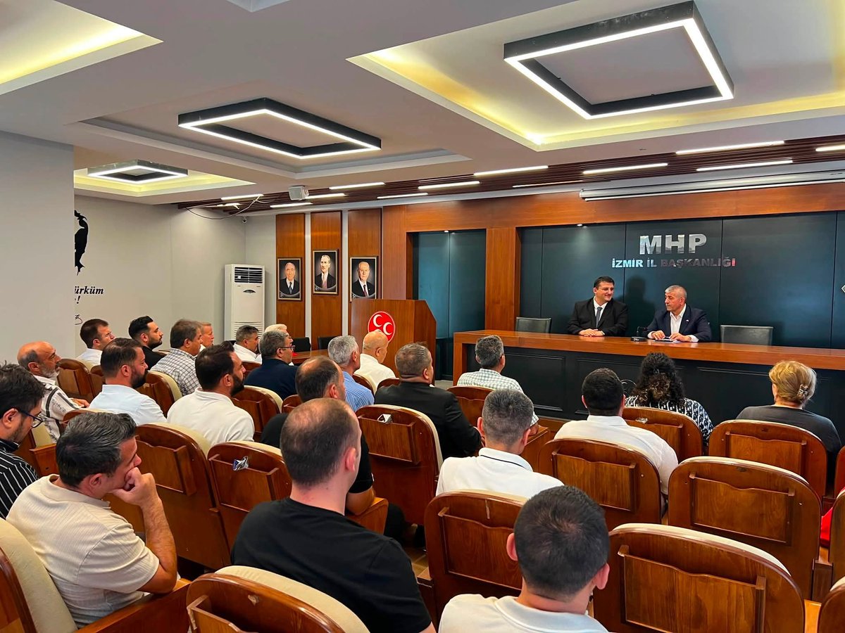 KksalKo13's tweet photo. MHP İzmir İl Başkanımız, Uç Beyizimiz Sayın Veysel Şahin'in Hayır Dualarını Aldık.
MHP Gaziemir İlçe Başkanlığı Olarak;
Meclis Üyelerimiz Sayın Selahattin Şahin , Sayın Mehmet Sait Sert le,15. Olağan Kongremizin ardından ,Yönetim Kurulu Üyelerimizle beraber, Milliyetçi Ülkücü Hareketimizin İzmirdeki kalbinde, İl Başkanımız Uç Beyimiz Sayın Veysel Şahin'i makamında ziyaret ettik.
Nazik kabulleri ile teşkilatımıza göstermiş olduğu güven ve desteklerden dolayı Sayın İl Başkanımıza, Şehrimizin Kutlu Ağabeyine teşekkürlerimizi Sunuyoruz.
MHP Gaziemir İlçe Başkanı Kösal Koç.