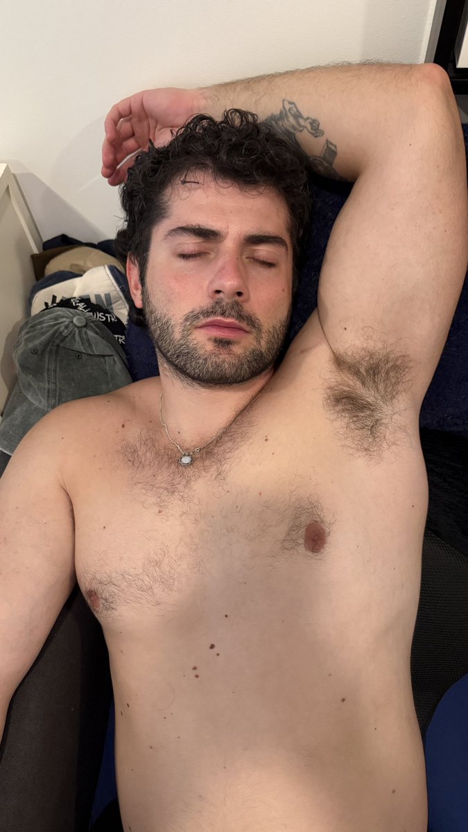 brunobaba11's tweet photo. Nap time 😴 https://t.co/Z66dzC9cqz