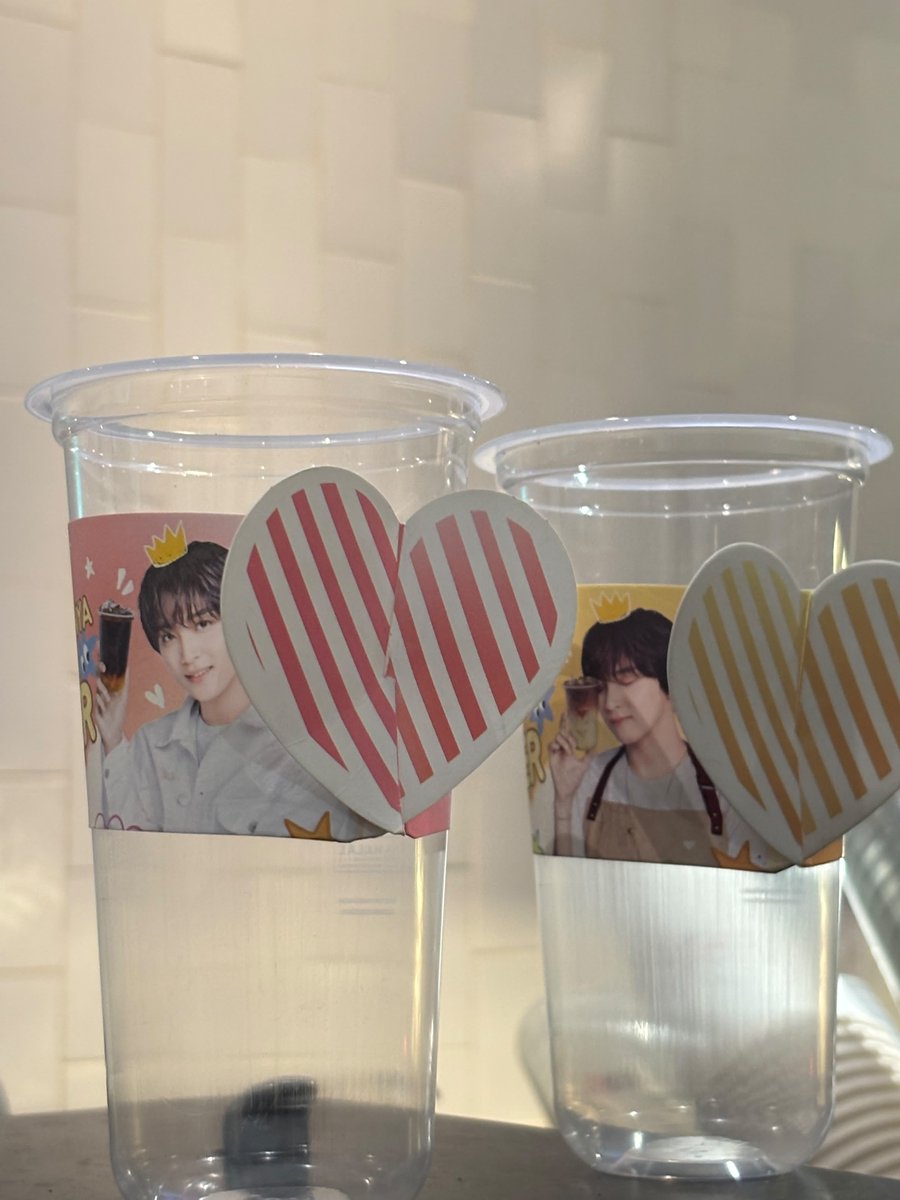 rainbowrubby's tweet photo. lagi lembur di kopken tiba tibaa muncul  kaca cembung inii, aaaa gemasss😭😭😭😍😍😭😭😭💚💚💚💛💛💛🤎🤎🤎
#KopiKenanganxNCTHAECHAN https://t.co/5VuJeltgbD