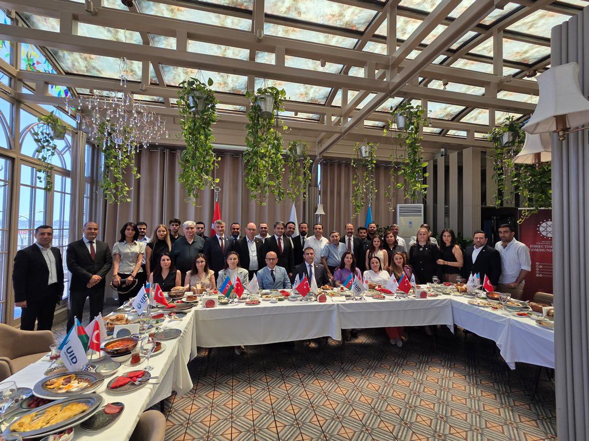 uidazerbaycan's tweet photo. Azerbaycan Millî Basınının 151. yılı dolayısıyla, UID Azerbaycan olarak medya mensuplarıyla bir araya geldik.
Kamuoyunun doğru ve tarafsız bilgilendirilmesiiçin emek veren tüm basın mensuplarının Millî Basın Günü’nü kutluyor, başarılar diliyoruz.
@U_I_D https://t.co/zavwv3Atot