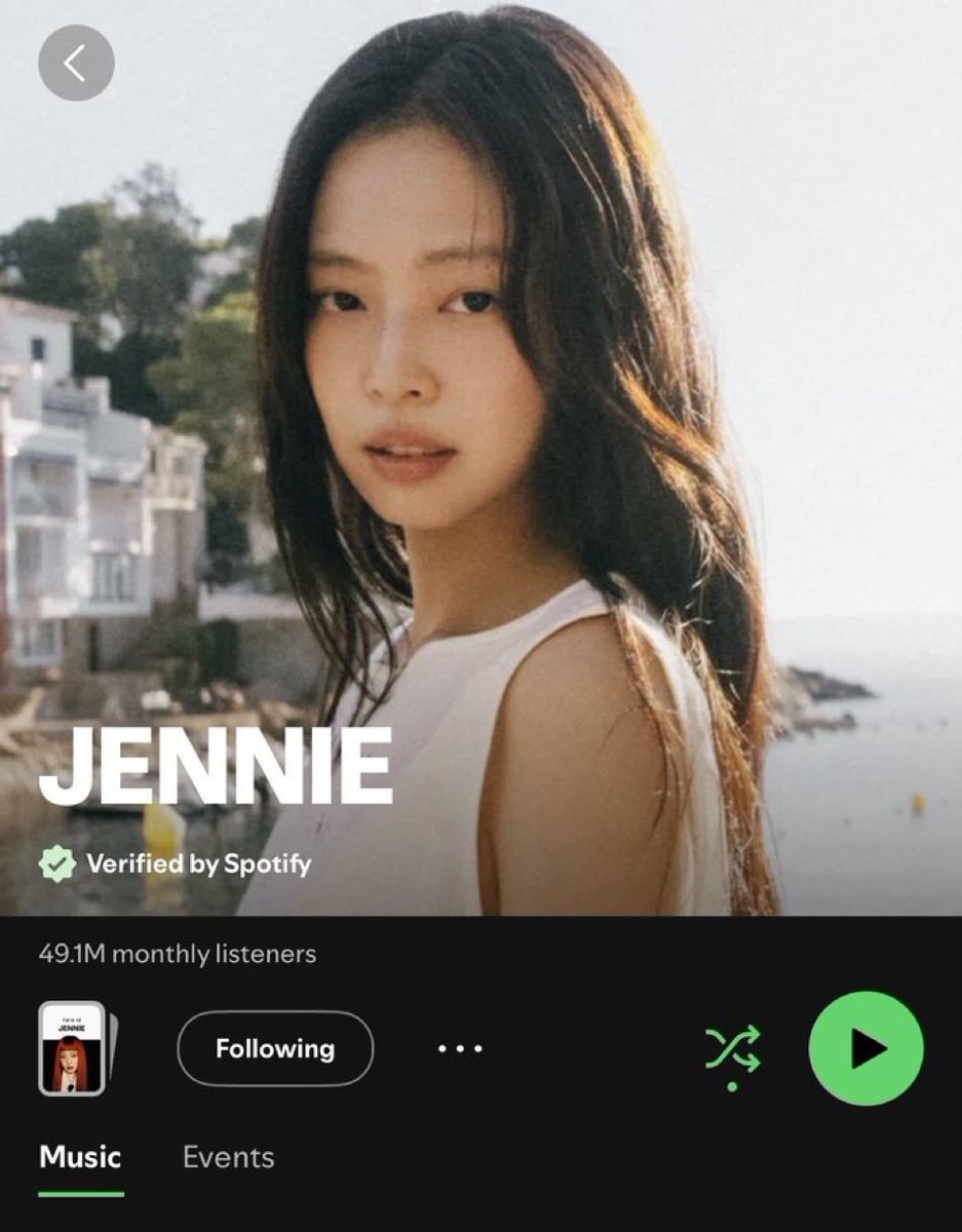 jenniethinker's tweet photo. red wig lady, we'll miss you 🕊 https://t.co/trpbsw0lW3