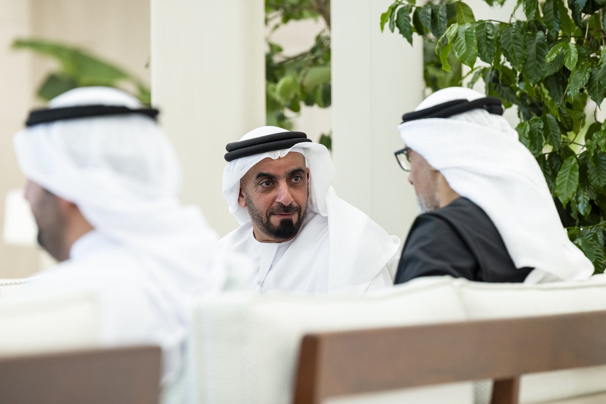 KBM_ALNAHYAN's tweet photo. رئيس الدولة يستقبل حاكم الفجيرة وولي عهده https://t.co/jueECy1eRM