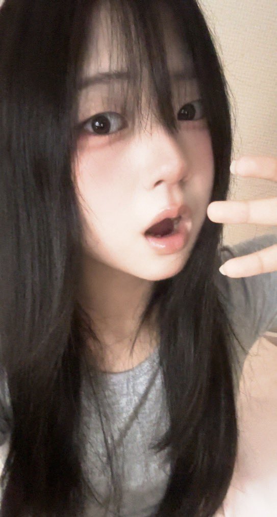 pret1yzel's tweet photo. 화장잘먹은날~ https://t.co/j2aeAwMpmN