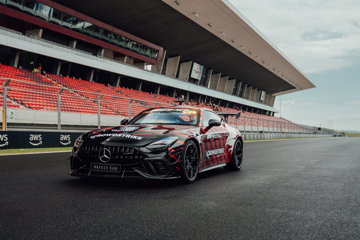 Dernier_Secteur's tweet photo. 🚨 OFFICIEL : Une nouvelle safety car va faire ses débuts ce week-end avec la Mercedes-AMG GT 63 PRO 4MATIC+ 👀

Cette Mercedes est équipée d'un V8 biturbo de 4,0 litres d'une puissance de 612 ch et peut atteindre jusqu'à 317 km/h.

C'est également la première safety car avec une transmission intégrale entièrement variable.

📸 Mercedes 

#F1 #HungarianGP 🇭🇺