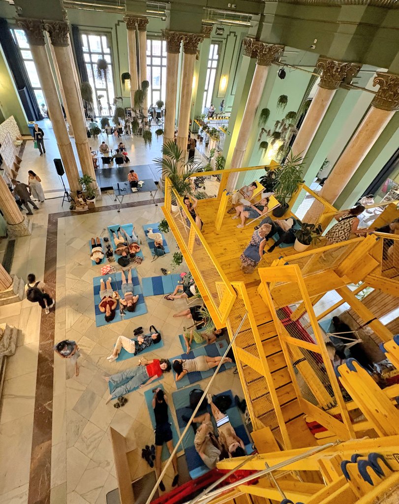 cbamadrid's tweet photo. Las siestas colectivas son, simplemente, magia. 💛🌿

Muchas gracias a todas y todos por acompañarnos en este descanso veraniego guiado por el artista Yuri Tuma en nuestra gran plaza verde.

🤝 @FBiodiversidad @mitecogob @Reale_Seguros @FECYT_Ciencia @Azoteacirculo @MADRID https://t.co/bun81i2GWA