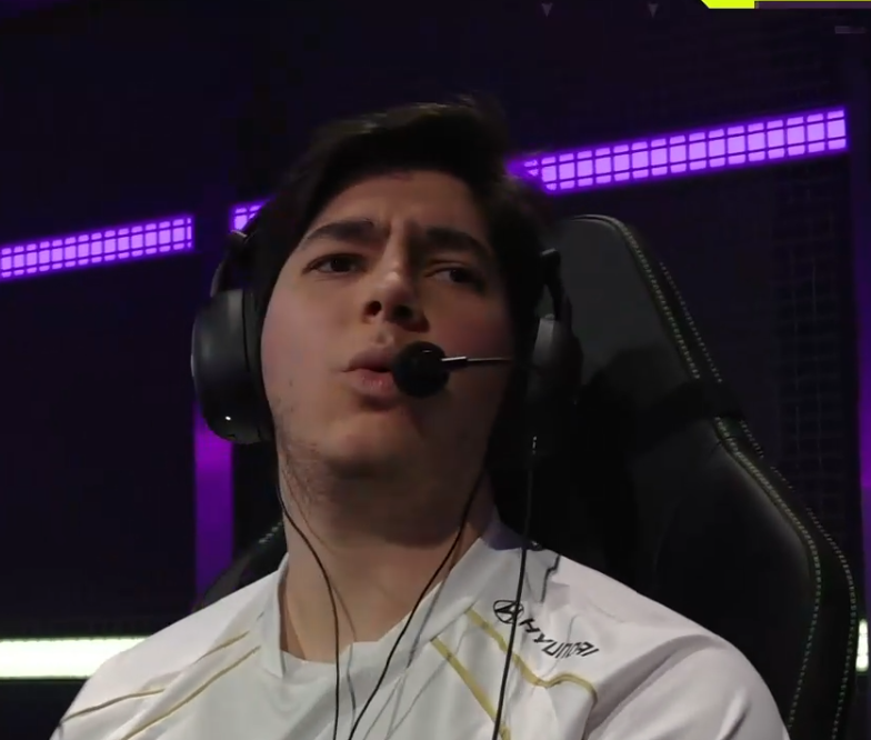 HereticsVal's tweet photo. you know someone cooked if @RieNsfps makes this face https://t.co/gbTwDj11pt