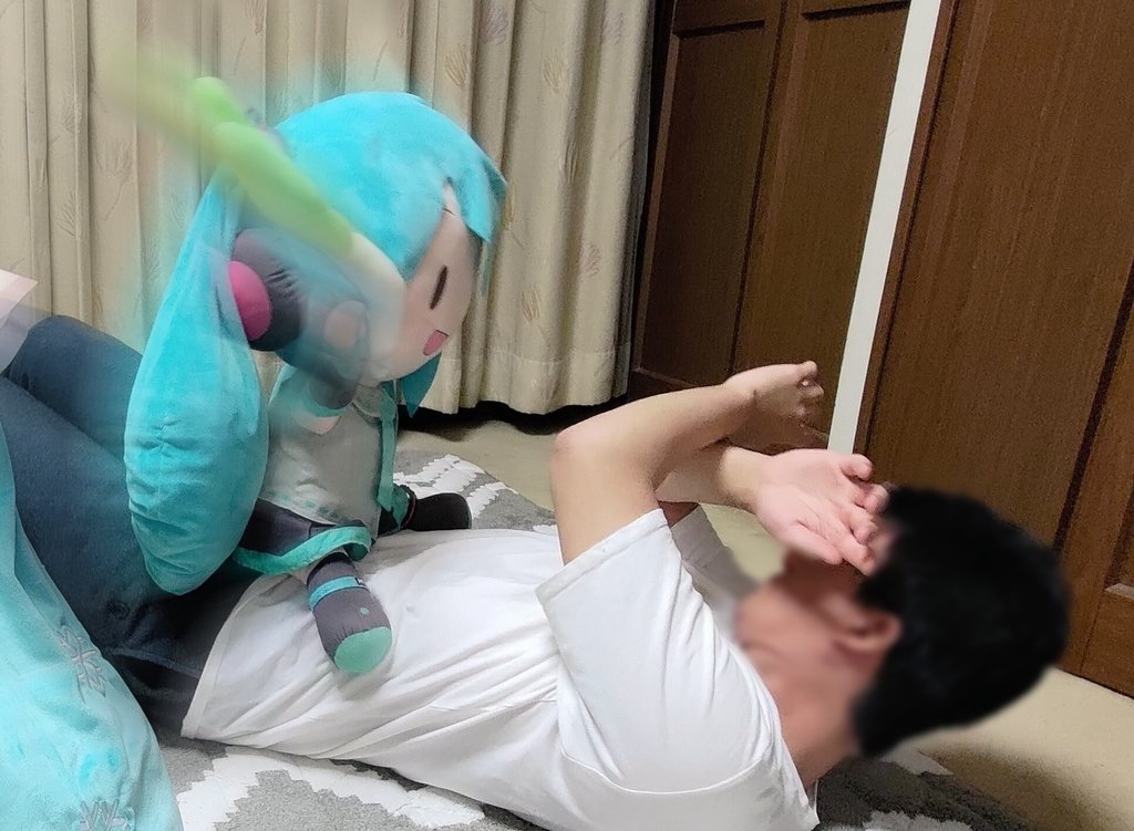 RayoStellar's tweet photo. @MRV_PC @thunderstore_pc ° Winning the PC would help me a lot!! Both because I'm a Latin American VTuber and because of university 🥹🩵
Good luck to everyone and long live Hatsune Miku! 🥬🩵♪ https://t.co/S5a7khqRwL