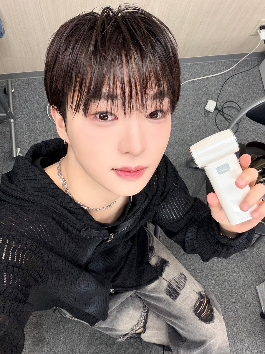 beboys_official's tweet photo. [#윤서]

일본 메챠 키레이~~

#비보이즈 #BEBOYS 
#YUNSEO https://t.co/Ft9lBuHaru