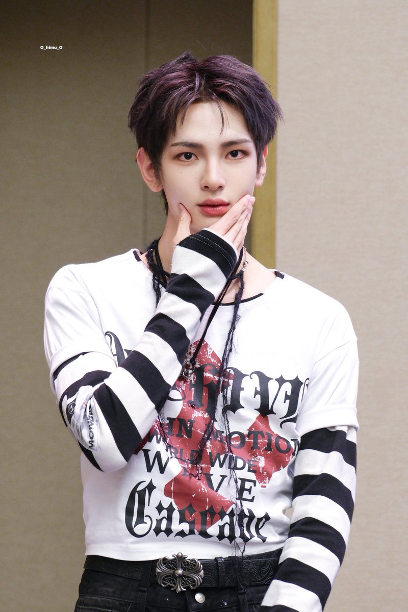 O_himu_O's tweet photo. 260723 충칭

=ᗜ⤚ᗜ=

#이펙스 #뮤 #MU #EPEX https://t.co/NmQcny72ua