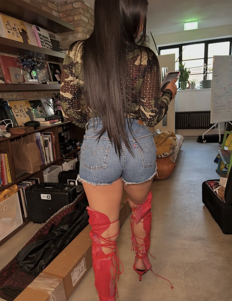 OnThinlce's tweet photo. Jorja Smith (2026) https://t.co/8w2NJKghQF