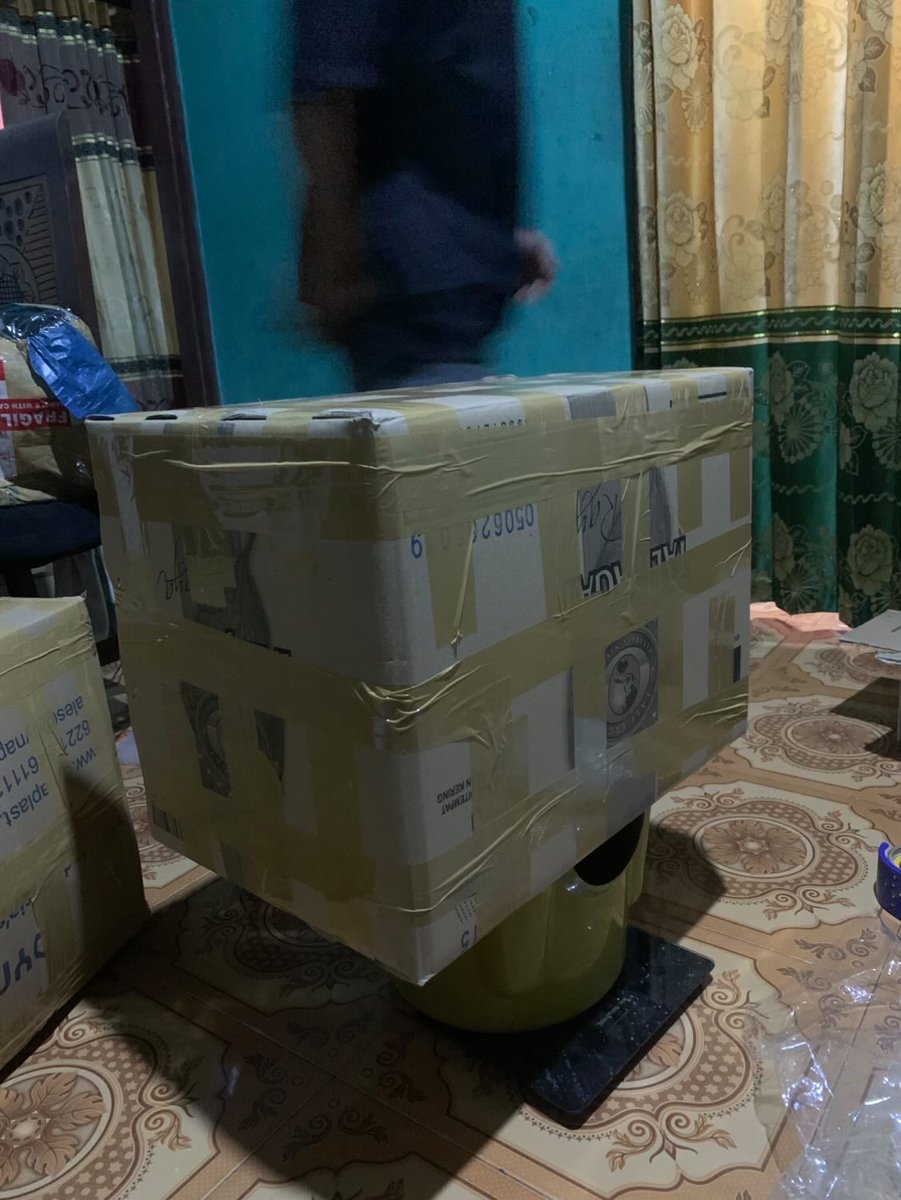 iiridescentstar's tweet photo. #irdscphupdates

cxm jackets and caratland passport is now ready to ship to our ina warehouse then we will have it ship to PH after.

next update is the shipment to PH. thank you! 🫶🏻 https://t.co/aYYJnoYI8P
