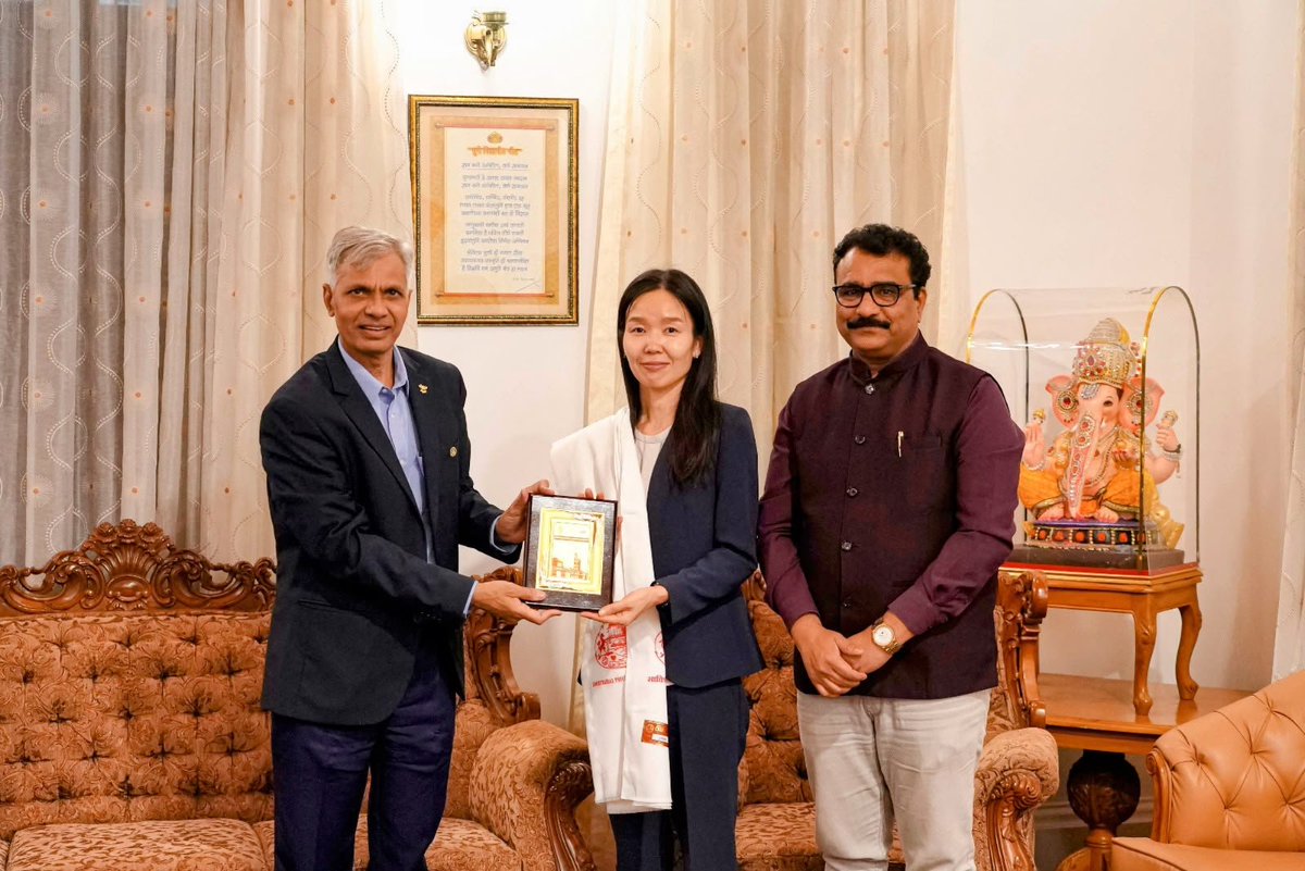 drvijaykhare's tweet photo. Happy to share that I interacted with Her Excellency Ms. Sato Hitomi, Consul-General of Japan in Mumbai, and Ms. Shimada Megumi, Consul, Consulate-General of Japan in Mumbai, on Thursday, 23rd July 2026 at 4:00 p.m. at SPPU. https://t.co/HqCsMlxtwt