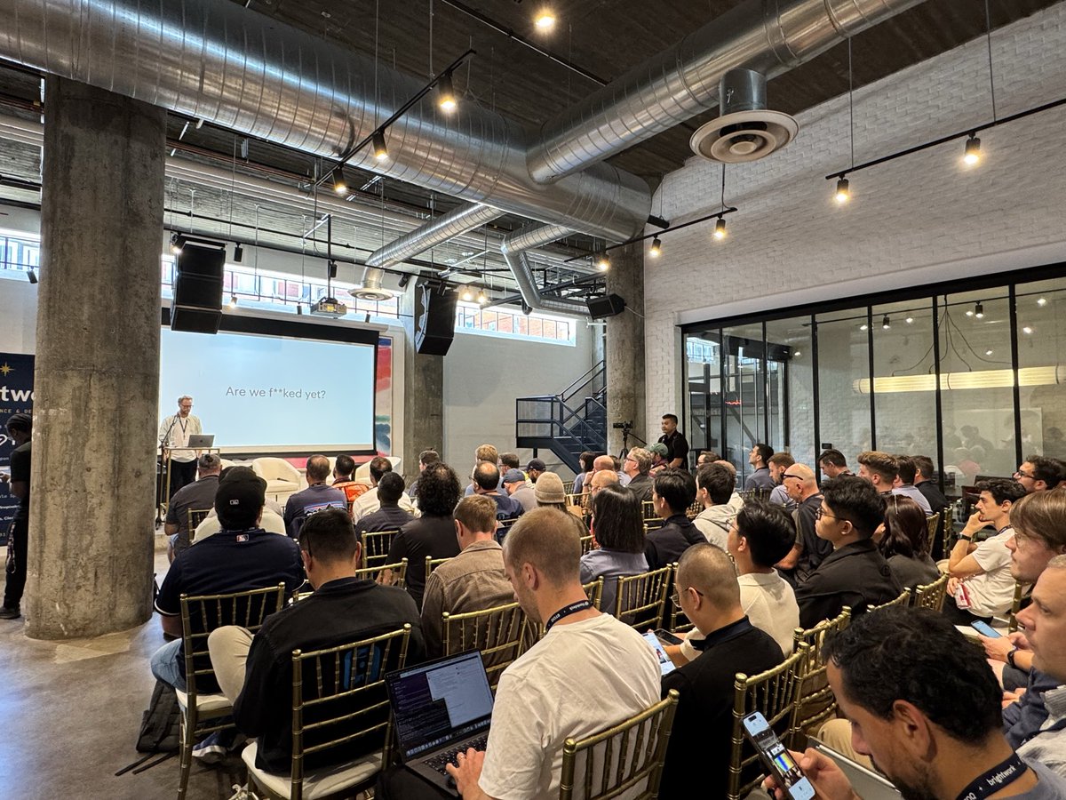kwstantinospn's tweet photo. Day 4 at #Brightwork event ✨🧑‍💻 https://t.co/fHDjKpX8fN