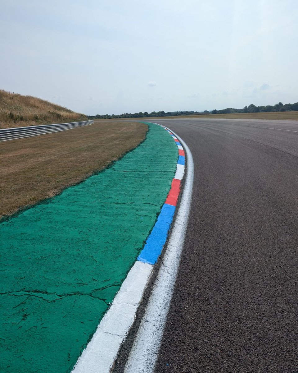 thruxtonracing's tweet photo. Circuit is fully prepped and ready to go! 🏁🖌️

Bring on the weekend! https://t.co/YWKX4nA7oZ