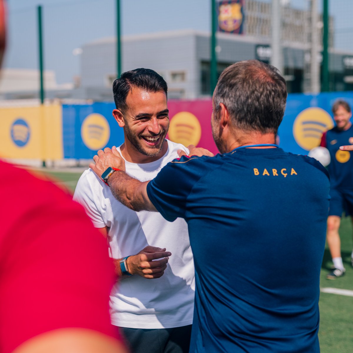 FCBarcelona_es's tweet photo. ¡Qué alegría verte, campeón! 😉 ⭐ https://t.co/o6t5Nroy4D