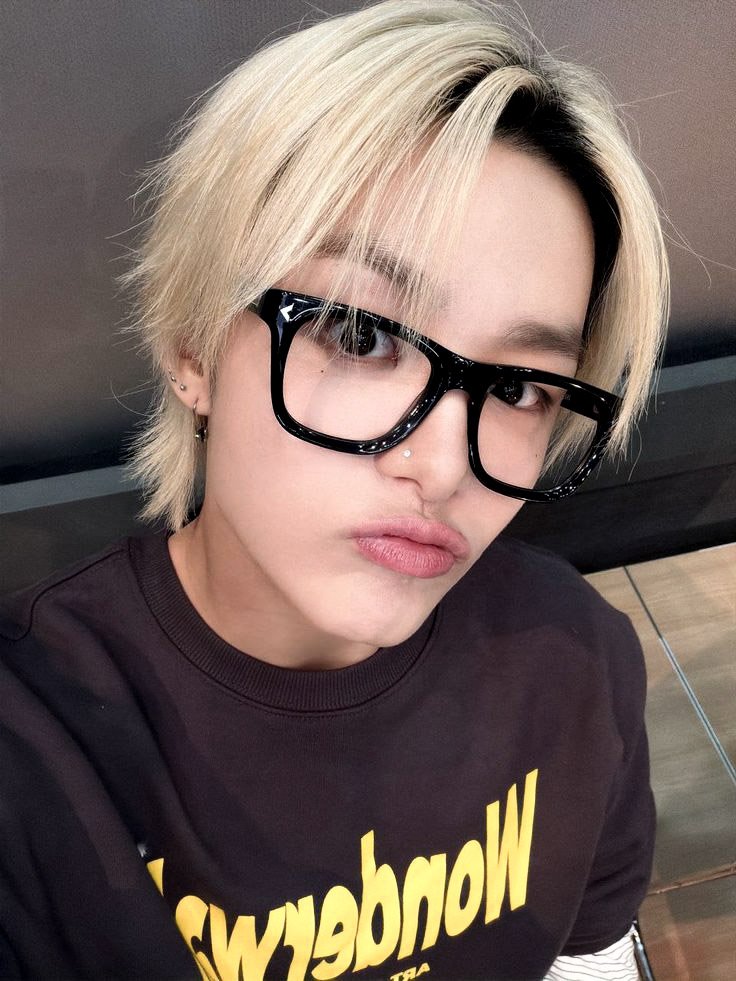 _hourlyjihoon's tweet photo. #JIHOON 📸 https://t.co/d9vEKqsblA