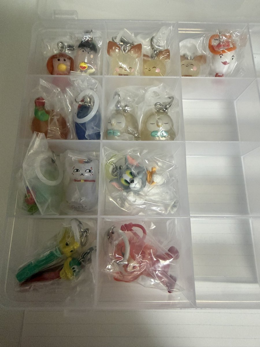 mimi_6006_'s tweet photo. @imoko_trhk 初めまして、こんばんは。
お声掛けありがとうございます！
画像の16点でしたらお譲り可能になります。
優先順位等あるかと思いますのでご検討お願い致します。 https://t.co/8S09re4OXy