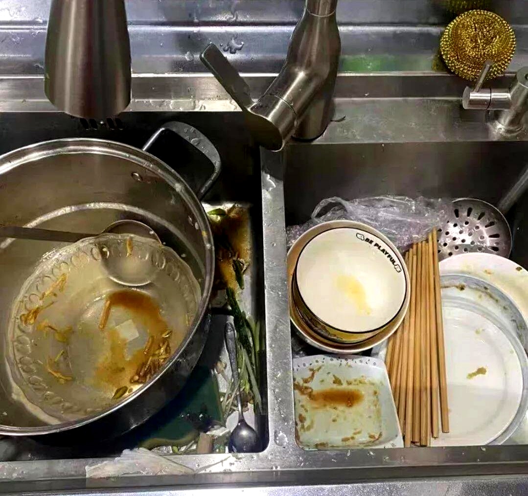danalofgren18's tweet photo. From grabbing instant noodles at midnight to cooking warm oatmeal every morning—small daily shifts make big life vibes. https://t.co/WWXEfyP9bv