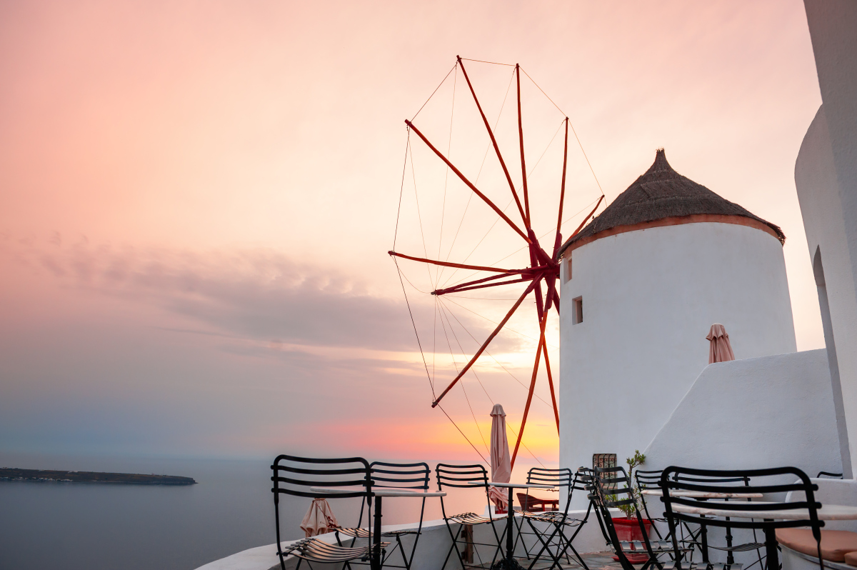 cjsingh001's tweet photo. Chased the golden sunset over Santorini’s white domes today—salt in the air, wine in hand, and that perfect, quiet glow. Couldn’t ask for a better end to this Greek island escape! https://t.co/OznPAYwEGt