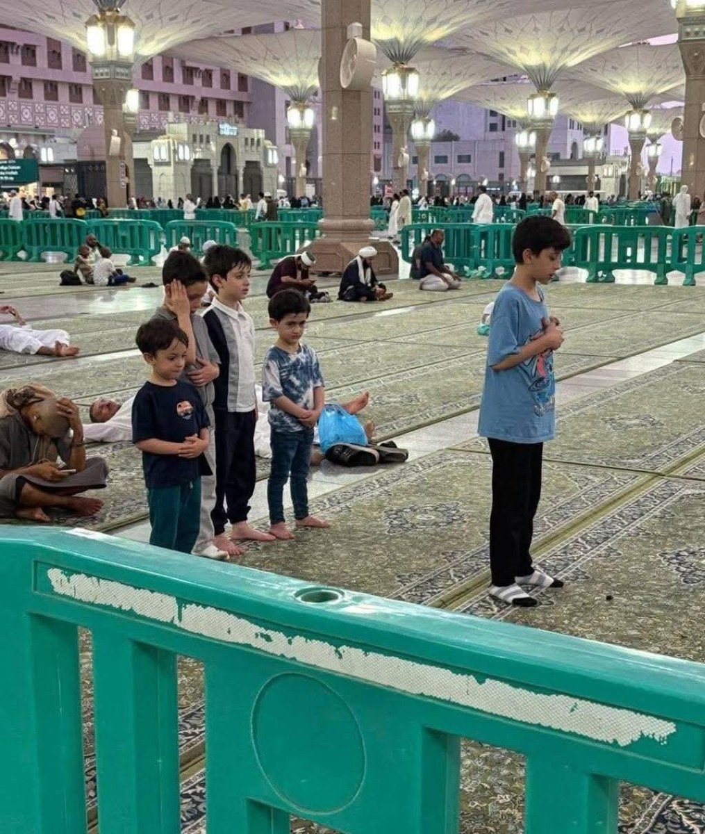 eabira3's tweet photo. رَبِّ اجْعَلْنِي مُقِيمَ الصَّلاَةِ وَمِن ذُرِّيَّتِي https://t.co/YBAkwm096q