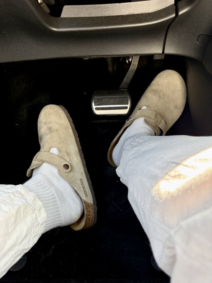 antoinebouss92's tweet photo. Viens vénérer la puissance en DM 💳

#cho7 #cashlslave #moneyslave #cashmaster #findom https://t.co/bqc2kSD9bt
