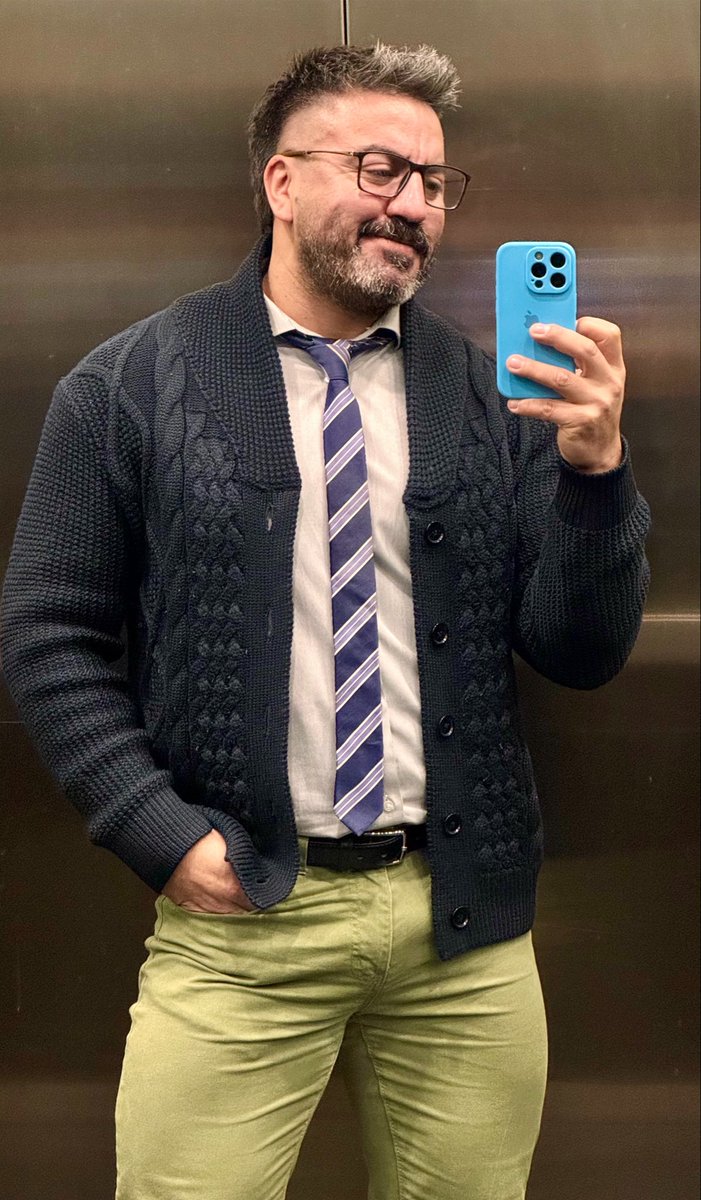 pato_pozo's tweet photo. 👔🥸
#winterseason #menatplay https://t.co/EsCH1Q2zAQ