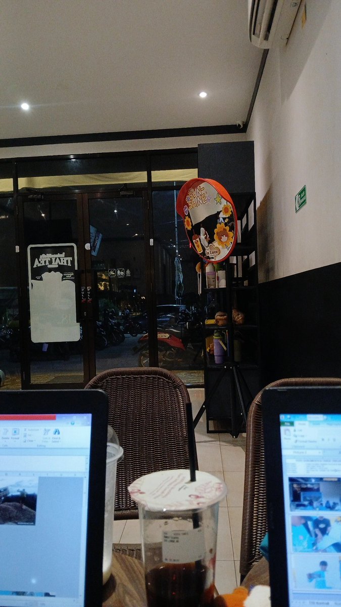 rainbowrubby's tweet photo. lanjut kerja pun udah tak bersemangat😌😇🙏🏻 https://t.co/jsZgMGleG1