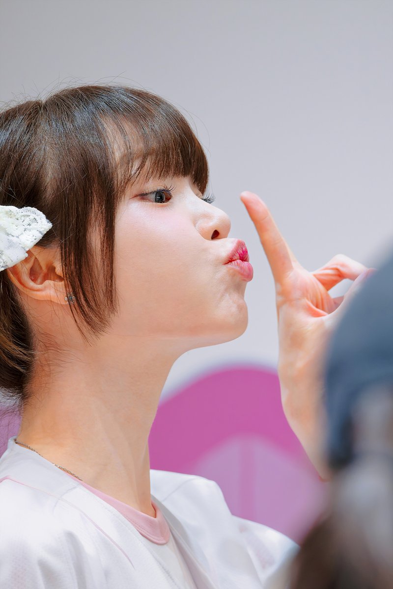 shiningstone85's tweet photo. 260718 오마이걸 x MOMOI <CLOSER TO YOU> POP-UP 팬사인회 https://t.co/RNvpg9rt98
